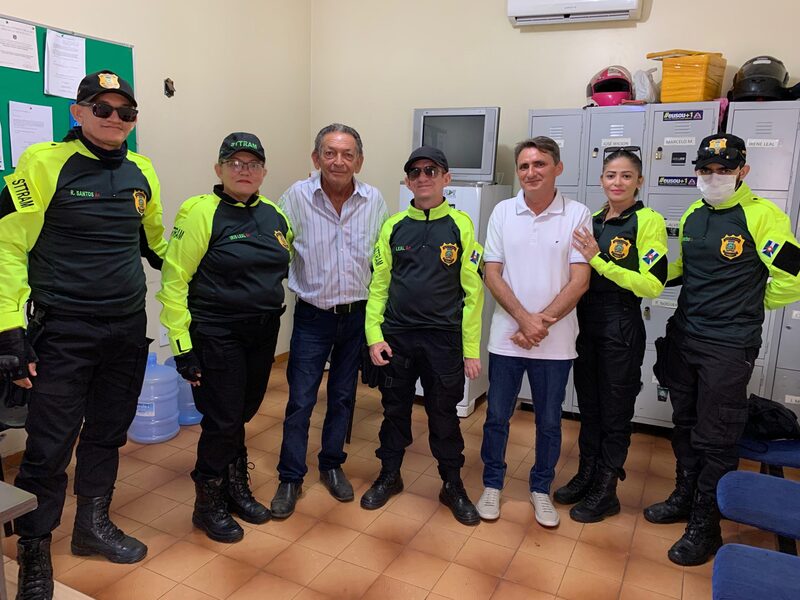 Agentes de Trânsito são contemplados com novos kits de uniforme