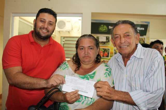 Prefeitura de Picos faz a entrega dos boletos do Garantia Safra aos agricultores cadastrados