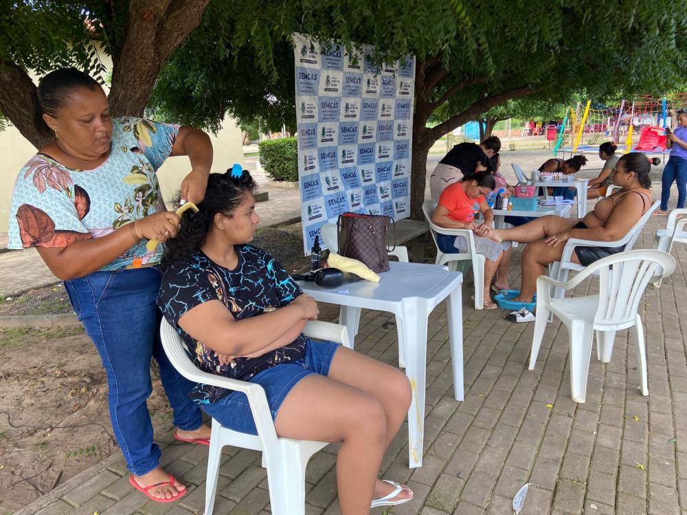 Assistência Social de Jardim do Mulato promove dia de beleza para mulheres do Baixão das Caraíbas