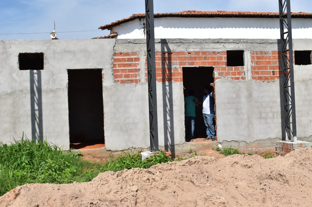 Prefeitura de Picos realiza reforma na Escola Municipal Tia Celeste
