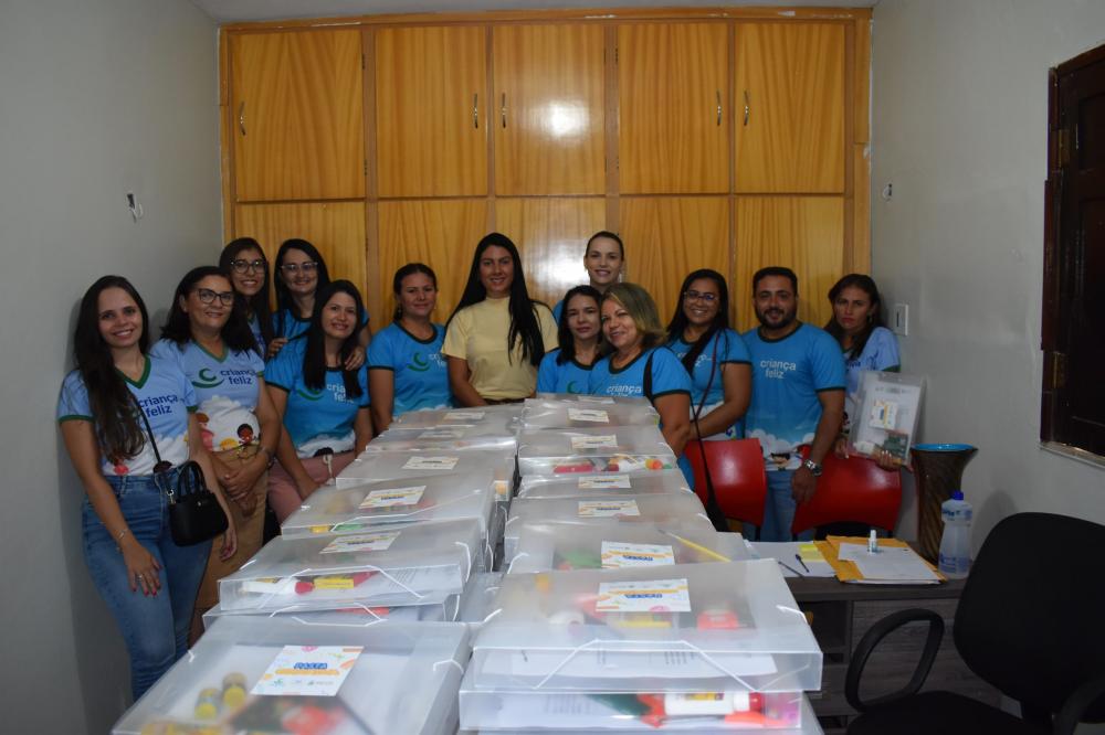 SEMTAS realiza entrega de maletas educativas para o Programa “Criança Feliz”