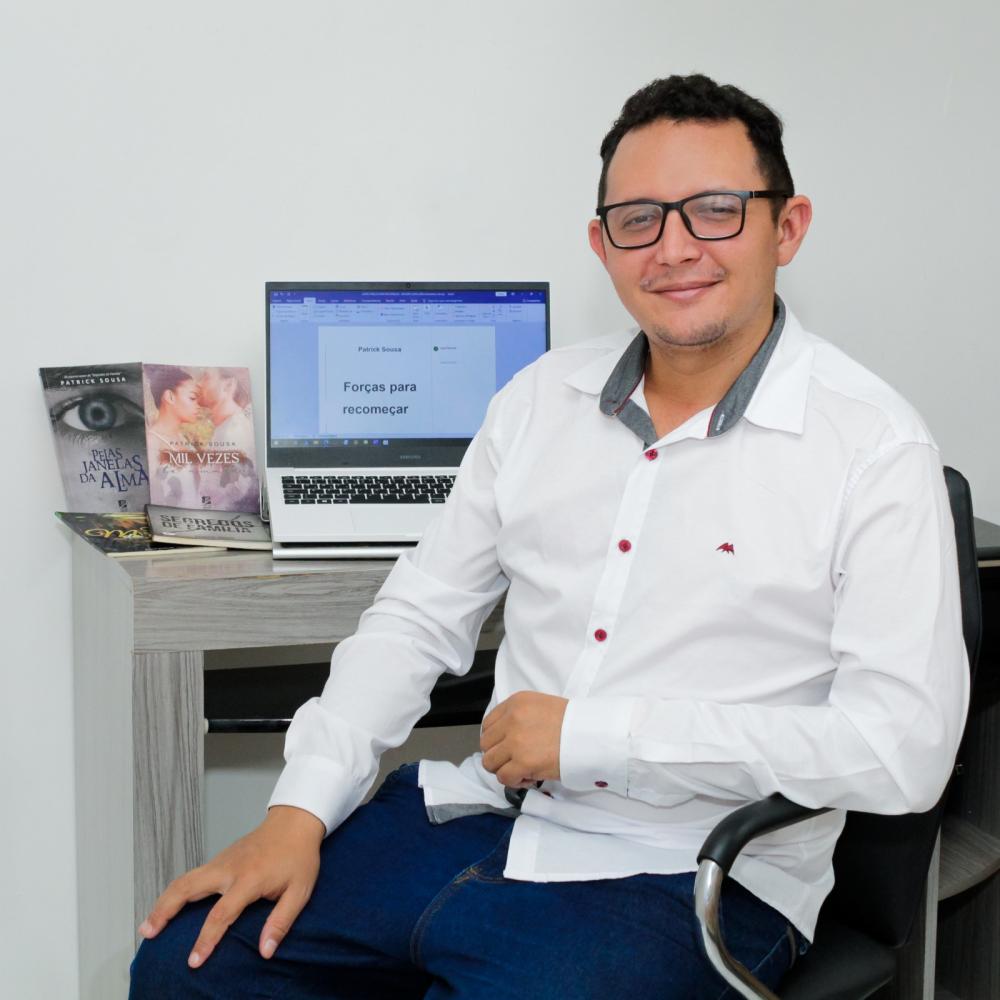 A versatilidade do autor Patrick Sousa: de romances homoafetivos à distopia infantojuvenil, drama e terror