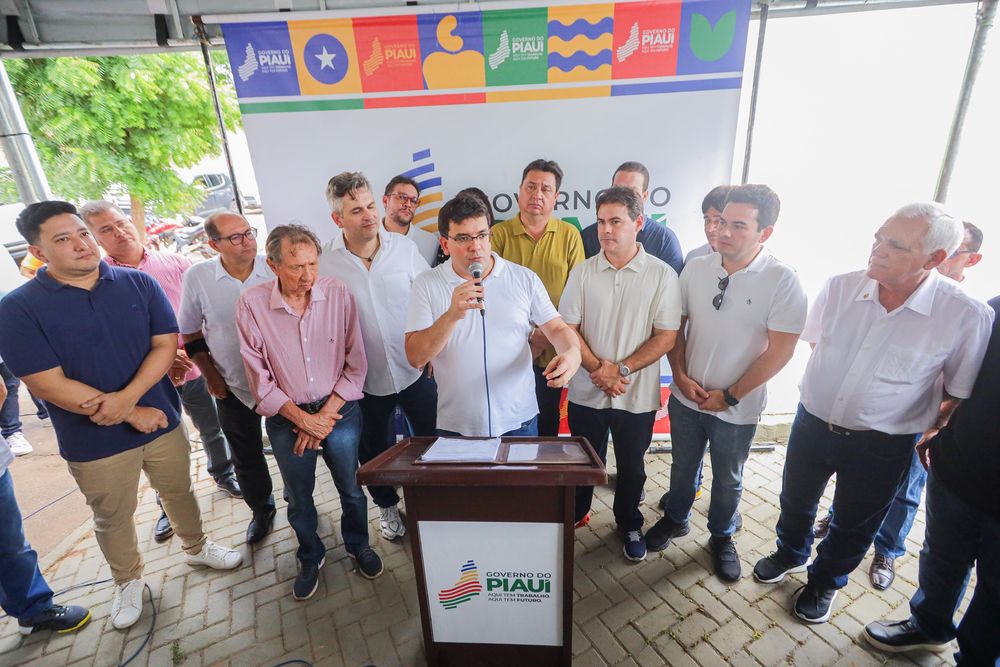 Governador visita obras de reforma da Upa de Picos