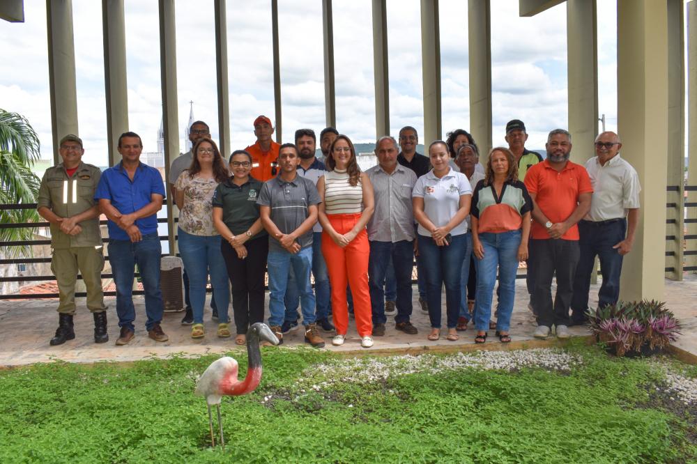 Representantes do Conselho Municipal da Cidade e Desenvolvimento Urbano promovem reunião para discutir estratégias para o município