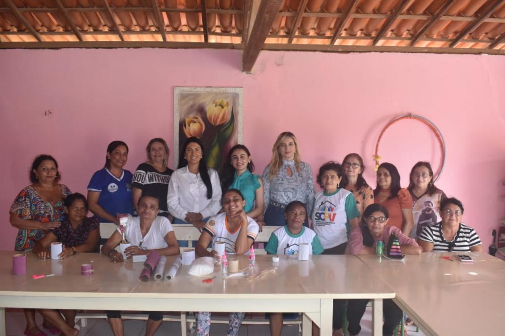 SEMTAS de Picos realiza oficina de artesanatos com mulheres participante do grupos SCFV e GDF