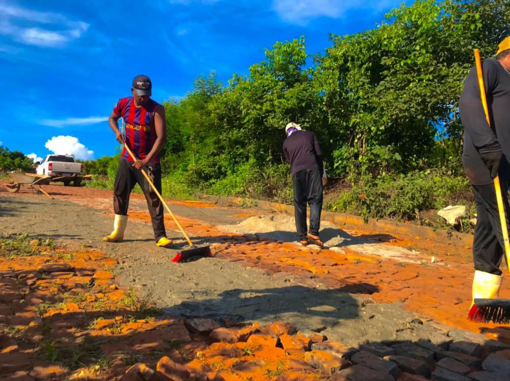 Prefeitura de Picos realiza obras de reparos e reestruturações nas ruas da cidade