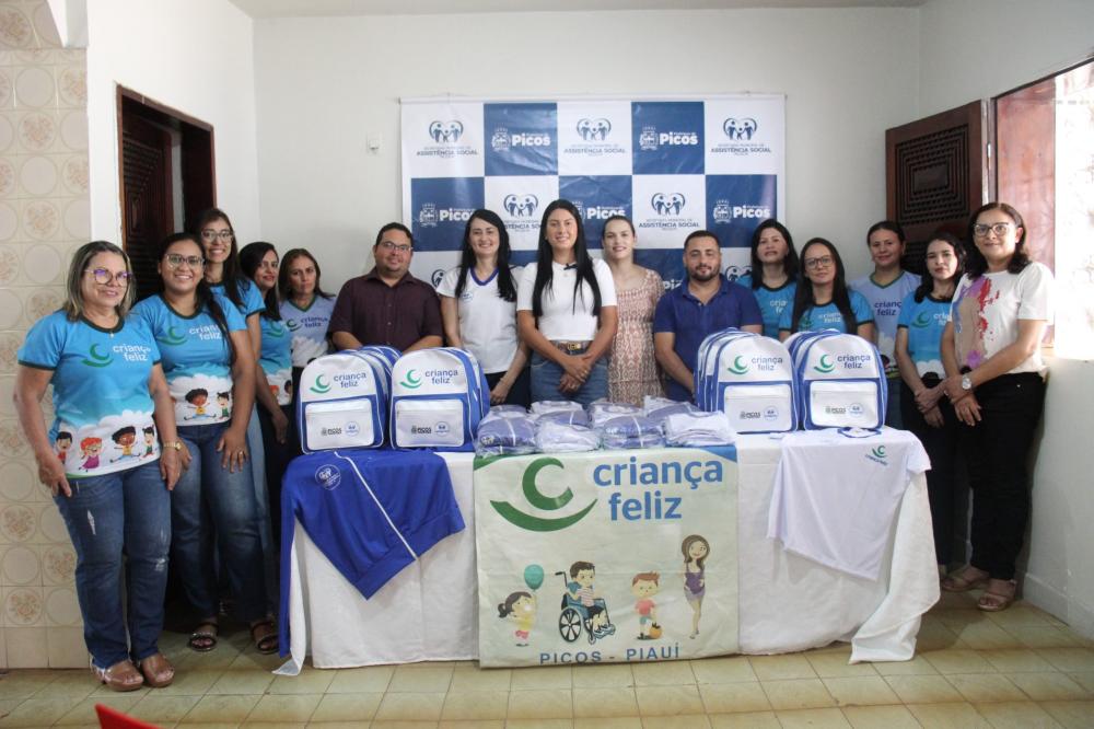 SEMTAS promove a entrega de fardamentos às visitadoras do programa “Criança Feliz”