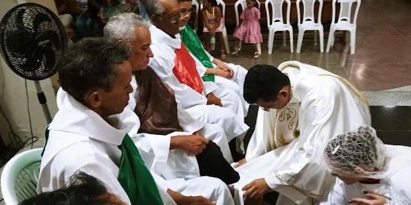 Semana Santa: Missa do lava-pés e procissão do fogaréu na Paróquia do Junco