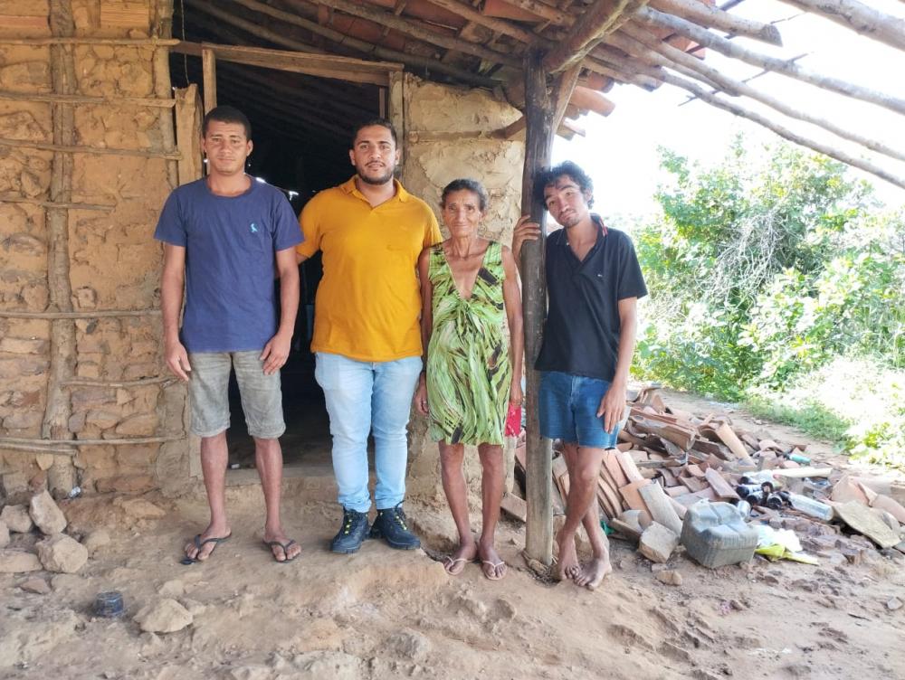 Prefeitura de Picos anuncia início da construção de nova casa para agricultora do Povoado Coroatá após perdas causadas pelas chuvas