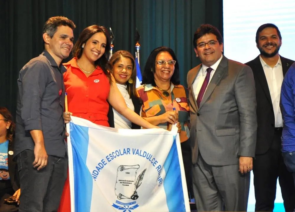 Unidade Escolar Valdulce Ribeiro de São Gonçalo do Piauí recebe Prêmio Alfa-10