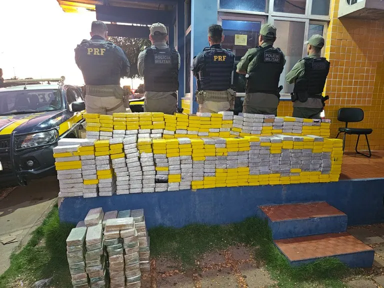PRF apreende quase 800kg de cocaína escondida em carga de milho no Piauí; maior apreensão do país em 2024