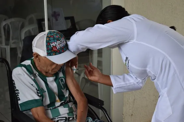 Vacina contra COVID-19: Companha abrange vários e grupos e faixas etárias em Picos