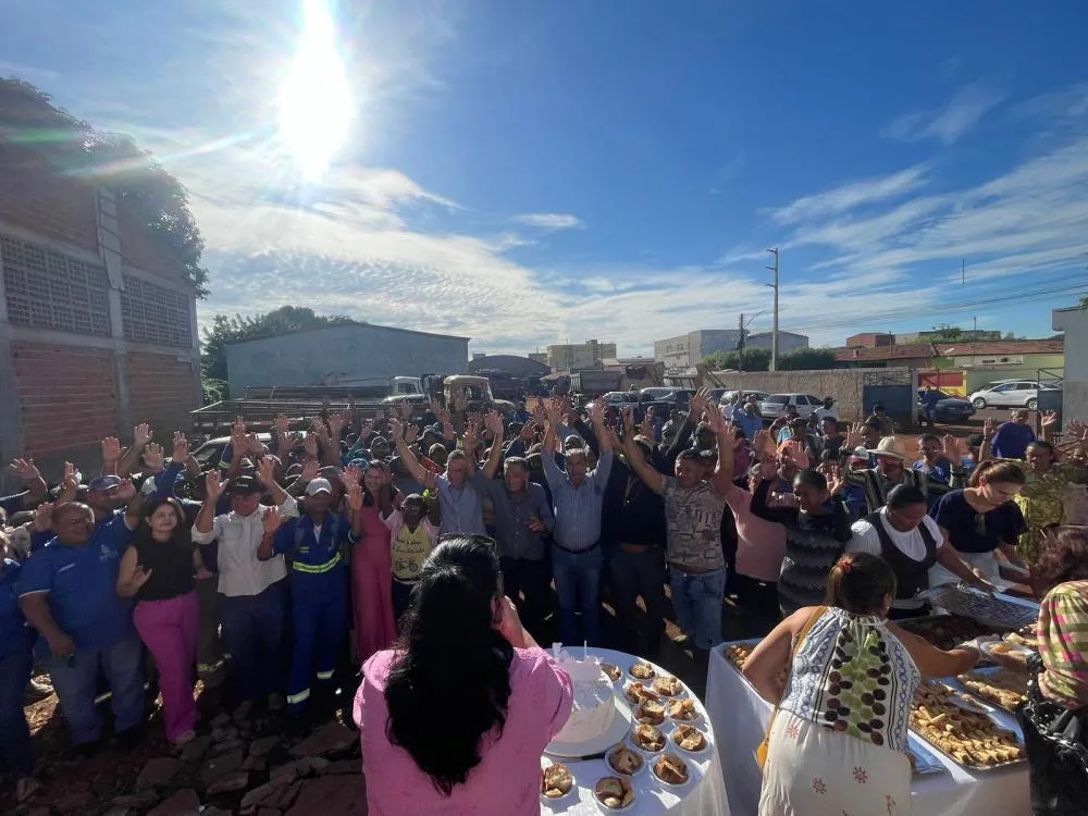 Secretaria de Serviços Públicos organiza homenagem e café da manhã para comemorar o Dia do Gari
