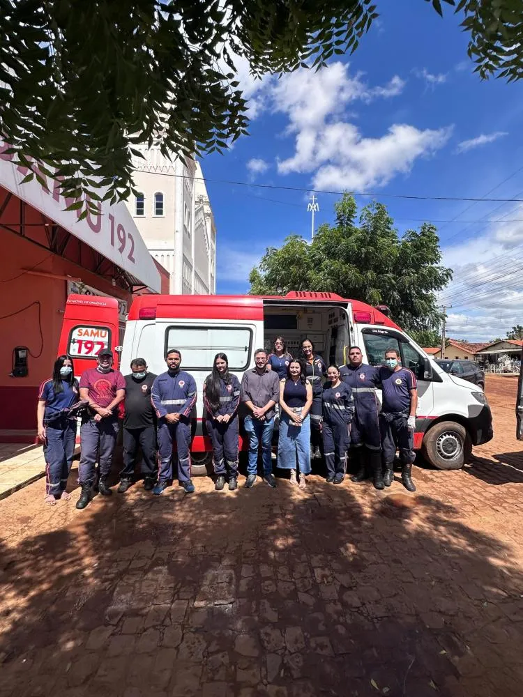 Secretário Municipal de Saúde faz entrega de moderno Desfibrilador ao SAMU de Picos