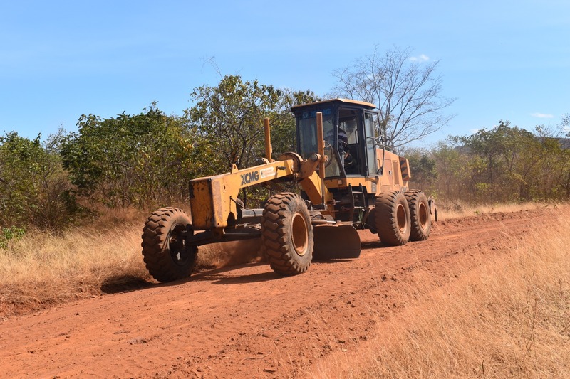 Secretaria de Obras realiza recuperação de estradas vicinais e serviços de roço na zona rural de Picos