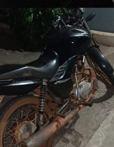 Polícia Militar recupera motocicleta e objetos roubados em Picos