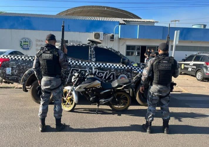 Motocicleta roubada é encontarada  pela Polícia Militar abandonada na zona rural do município de  Picos