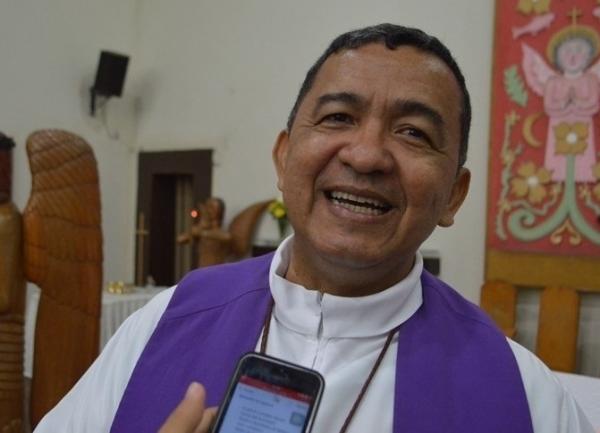 Padre de Teresina é diagnosticado com H1N1 e amigos pedem oração por recuperação