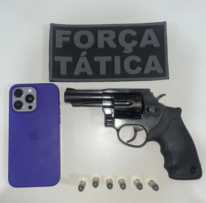 Homem é preso após ser flagrado com arma de fogo no bairro Junco em Picos