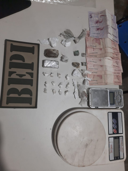 Polícia Militar prende três pessoas por tráfico de drogas em Picos