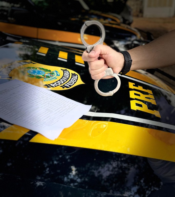 PRF prende, em Picos, homem com mandado de prisão por homicídio