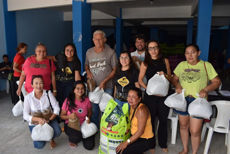 Prefeitura de Picos inicia entrega de ração a protetores de animais