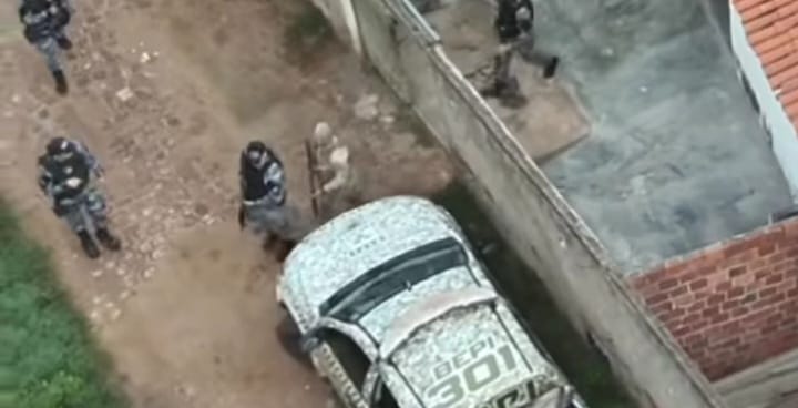 Polícia cumpre mandado de busca e apreensão em residência no bairro Parque de Exposição em Picos