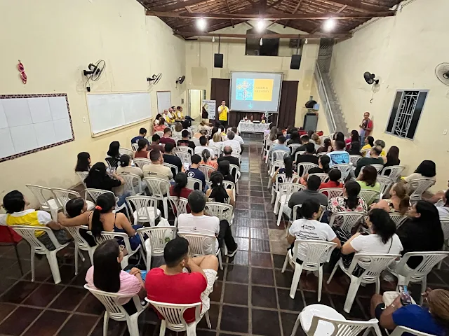 Grupo de estudos São Padre Pio da paróquia do Junco realiza estudo da Catequese Permanente para Adultos em Picos