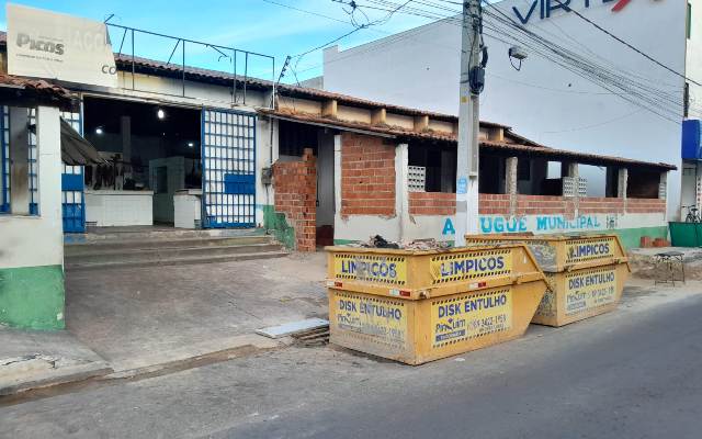 Secretaria de Obras de Picos dá início a reforma do Açougue Público Municipal