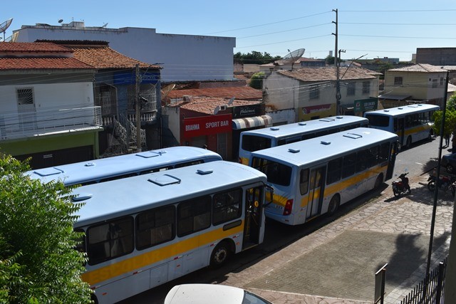 Prefeitura de Picos disponibiliza cinco ônibus gratuitos de forma emergencial para o transporte coletivo