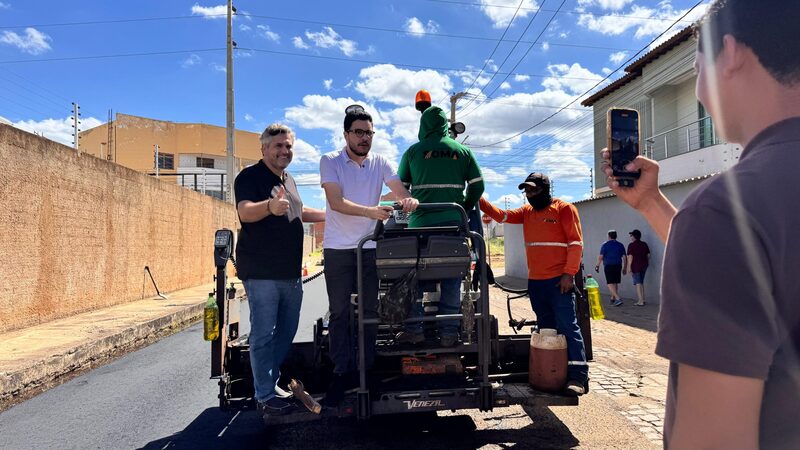 Prefeito Dr. Pablo Santos e Deputado Federal Jadyel Alencar visitam obras de asfaltamento em Picos