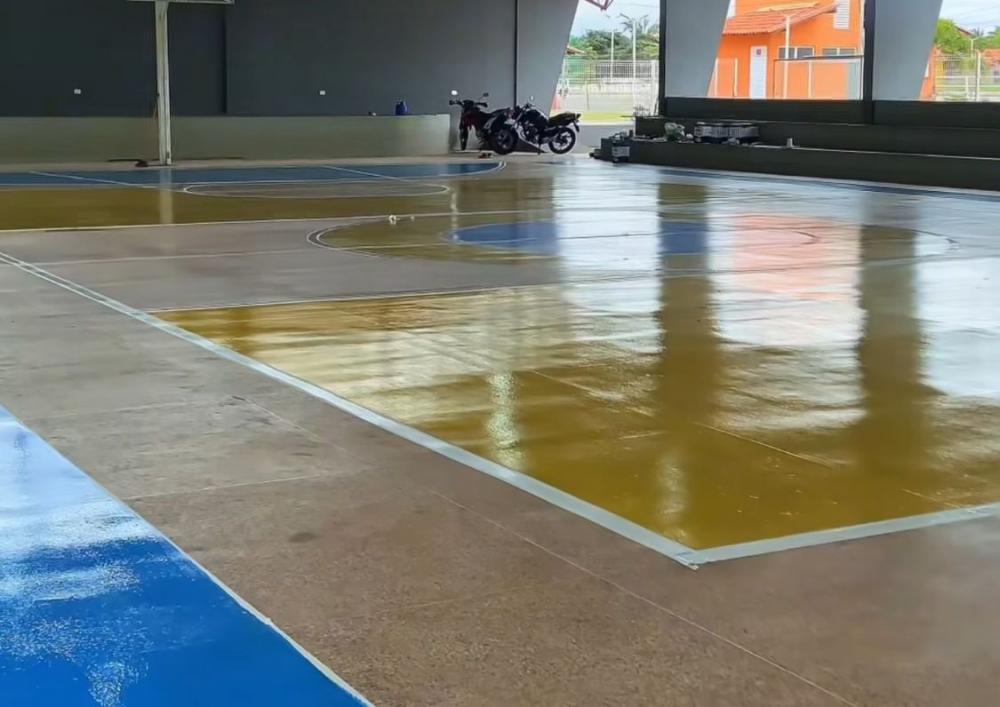 Escola Municipal Osório Batista é beneficiada coma reforma de sua quadra esportiva