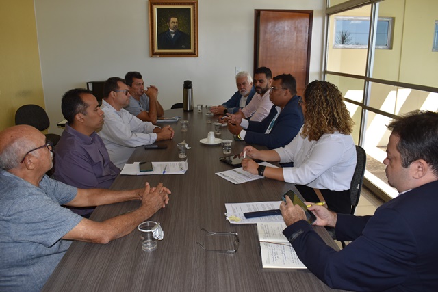 Representantes da Prefeitura de Picos e do Grupo que administra a empresa Águas do Piauí realizam reunião de alinhamento