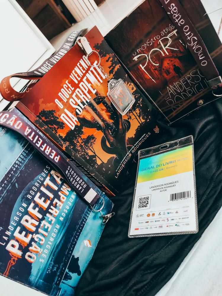 Escritor recifense Landerson Rodrigues compartilha experiência de sucesso com seu livro na Bienal do Rio 2025