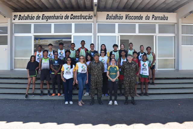 Parceria entre as secretarias de Educação, de Esportes, Projeto Semear e 3º BEC de Picos, prepara alunos que participarão da etapa Estadual do JEPI’S