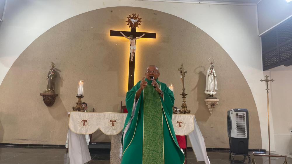 Pe. Francisco Barbosa celebra 30 anos de Ordenação Sacerdotal ao lado de amigos e familiares, em Picos