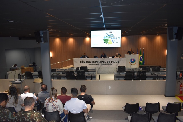 População de Picos apresenta sugestões durante Audiência Pública que debateu a LOA e o PPA