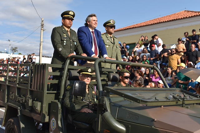 Prefeitura de Picos realiza Desfile da Independência com mais de 5.500 componentes