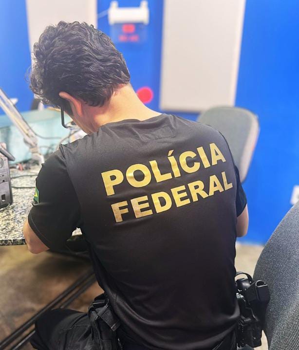 PF realiza operação em combate ao abuso sexual infantojuvenil na internet, em Picos