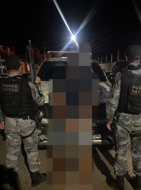 Dupla é presa por suspeita de porte ilegal de arma de fogo em Picos