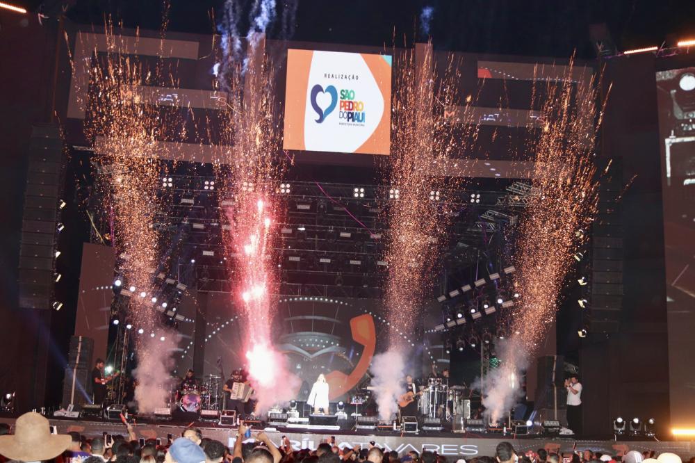 Grandes shows e multidão marcam encerramento do Festeja São Pedro do Piauí 2025