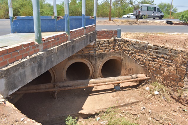 Prefeitura de Picos realiza “Operação Limpa Bueiro”