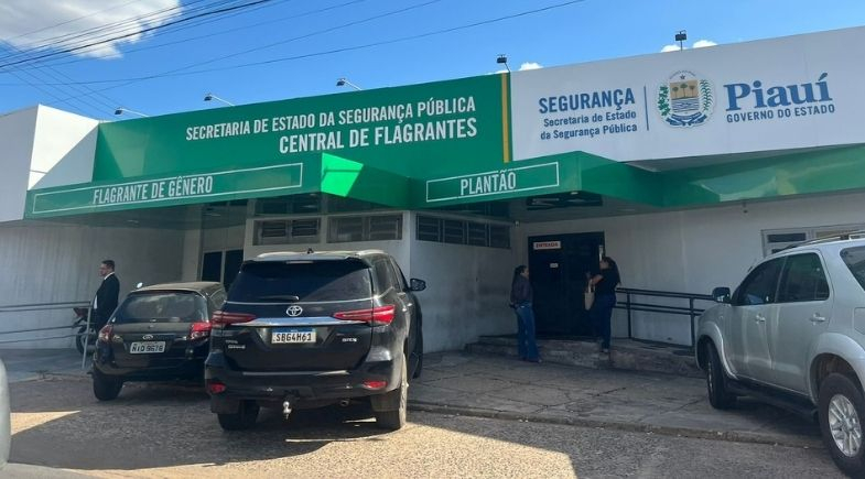 Esposa de médico é presa após agredir e ameaçar policiais dentro de delegacia em Teresina