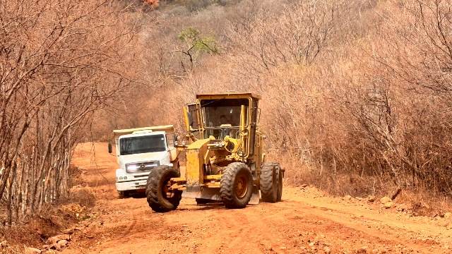 Recuperação de 28 quilômetros de estradas vicinais chega a Chapada dos Pereiros, zona rural de Picos