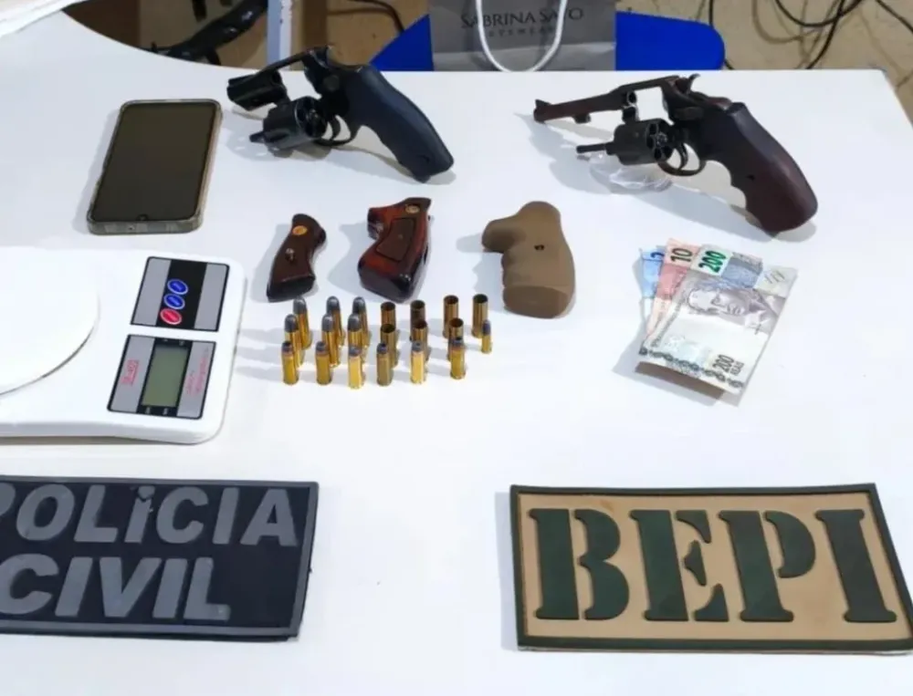 Polícia cumpre mandado de busca e apreensão e captura jovem em Picos