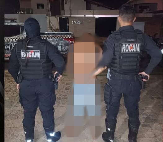 Polícia prende homem após ameaçar populares com simulacro de arma de fogo, em Picos