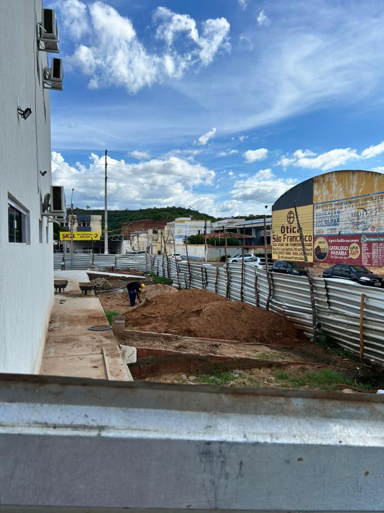 Reforma histórica da Câmara de Picos avança e deve ser entregue até abril, afirma presidente Rinaldinho