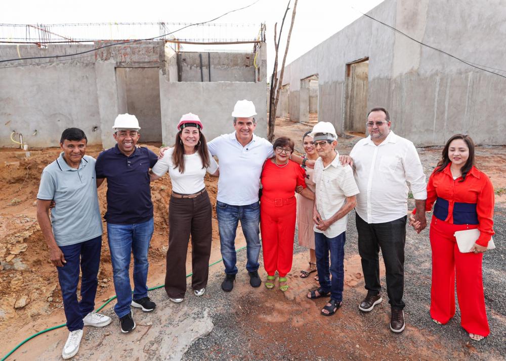 Ciro destaca investimento em educação: em Barro Duro, visitou escola que será referência e creche padrão FNDE