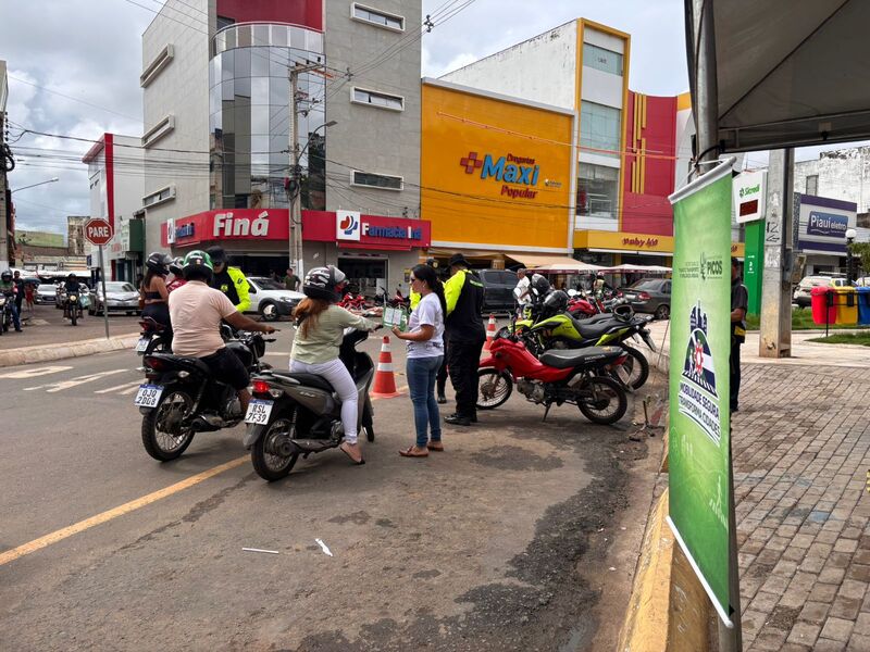Secretaria de Trânsito de Picos realiza Blitz educativa alusiva à Semana Municipal de Trânsito