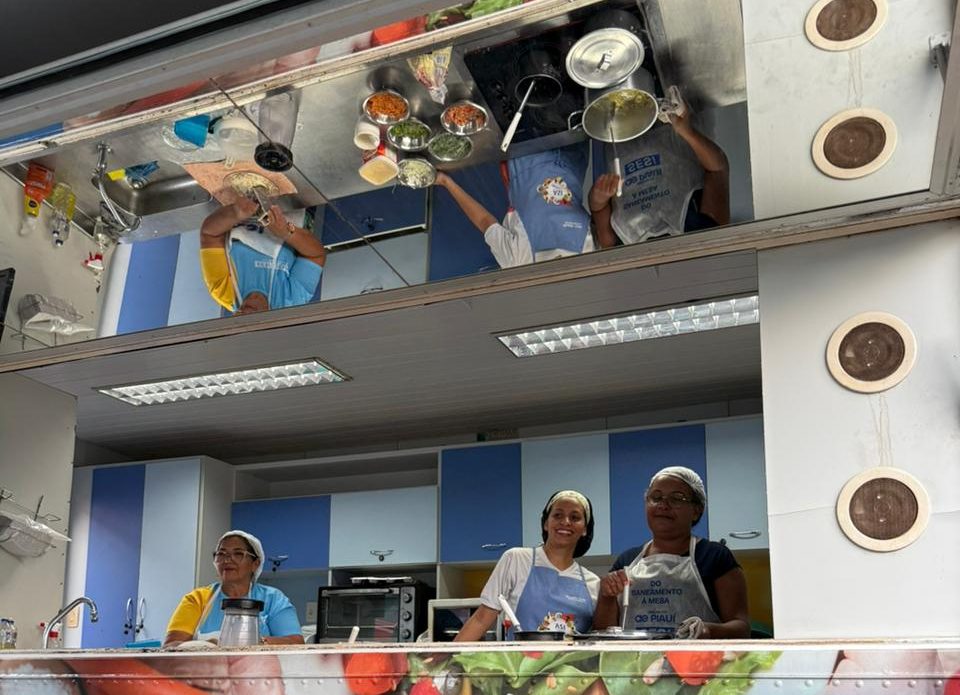 Merendeiras da Educação de Picos participam de curso para reaproveitamento de alimentos